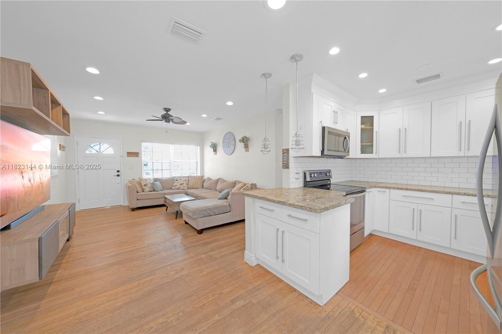 6120 NW 40th St