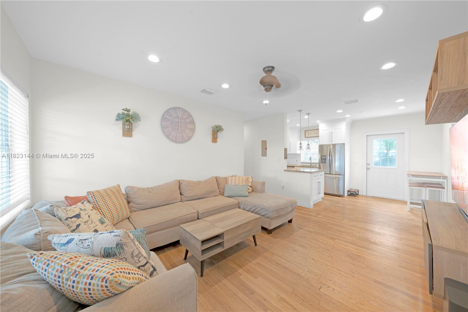 6120 NW 40th St