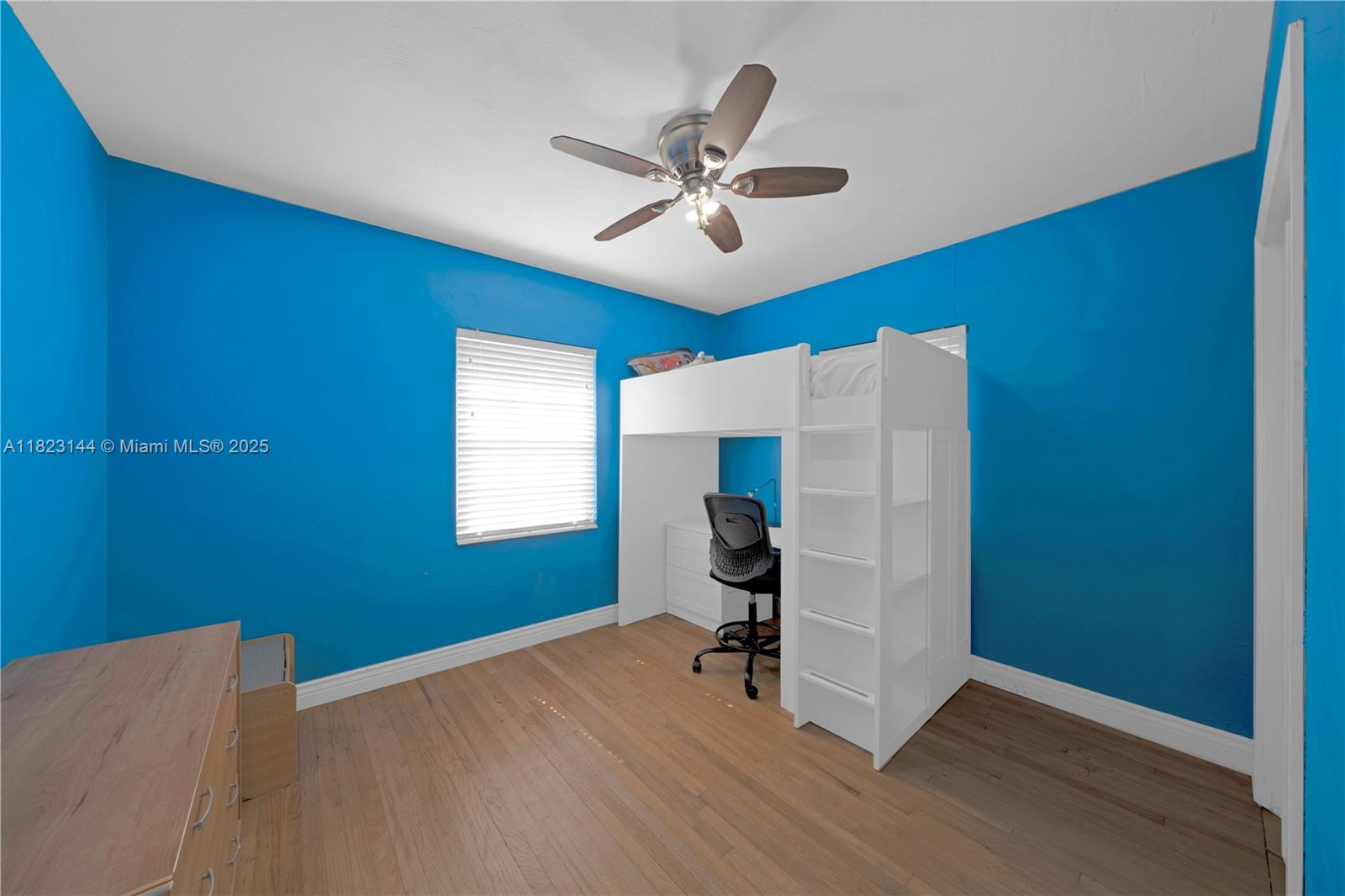 6120 NW 40th St