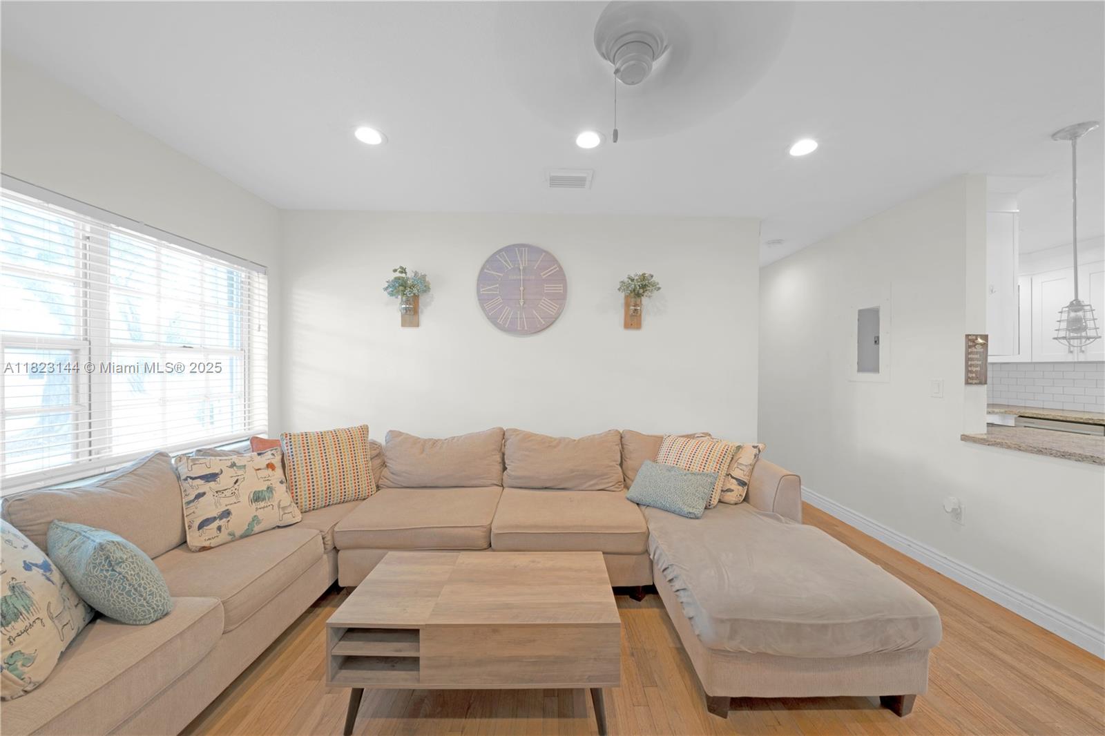 6120 NW 40th St