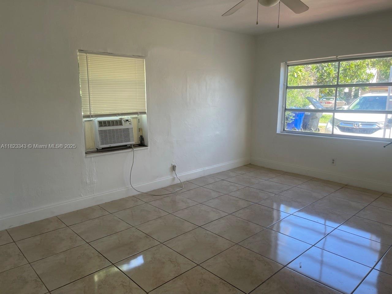 2329 NE 173rd St Unit: FRONT