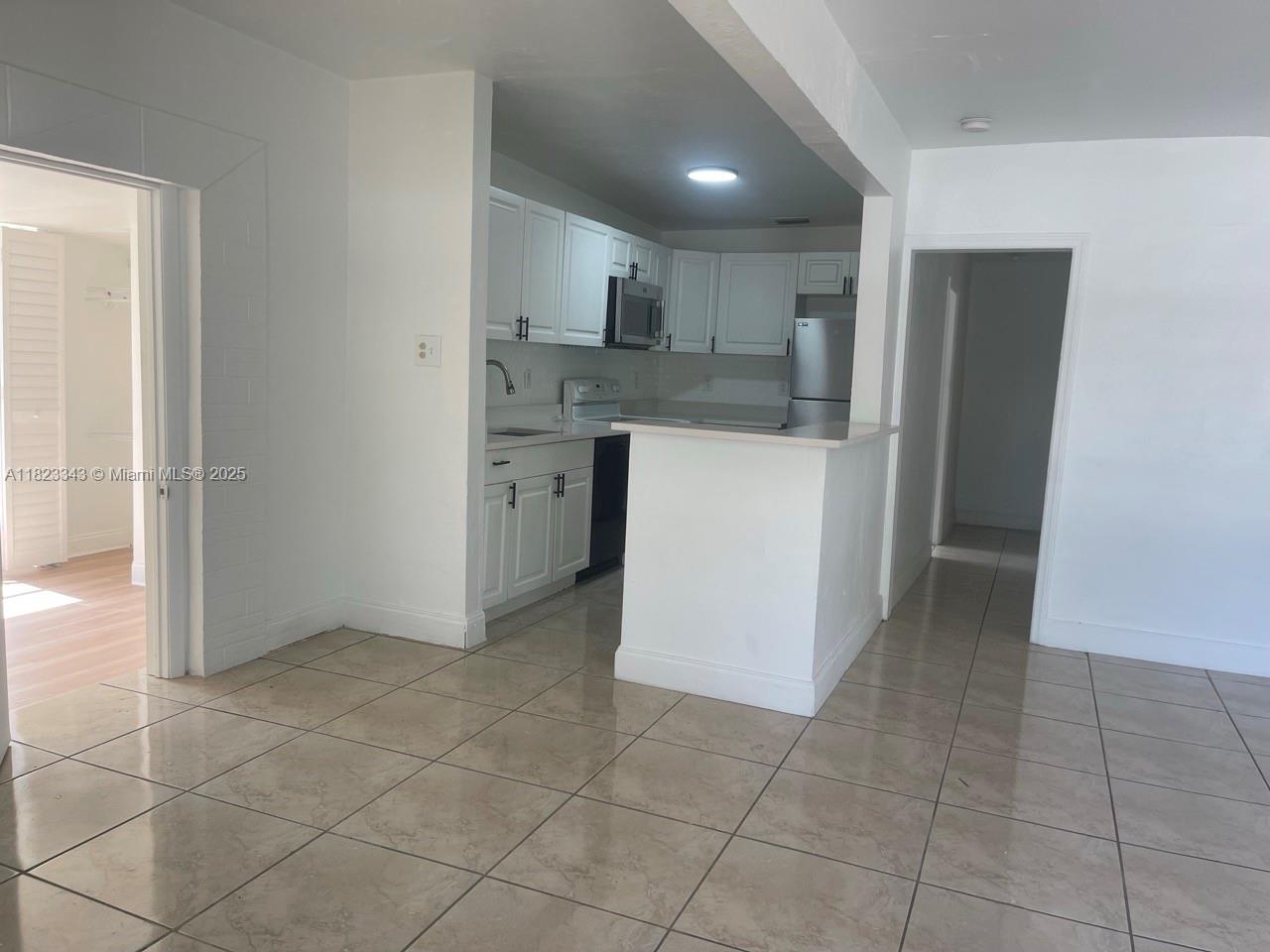 2329 NE 173rd St Unit: FRONT