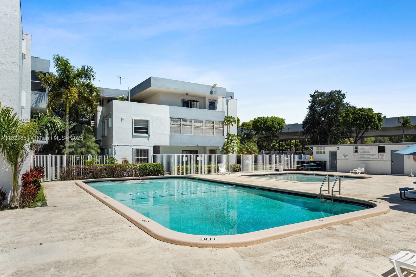 1800 SW 25th St # 2102