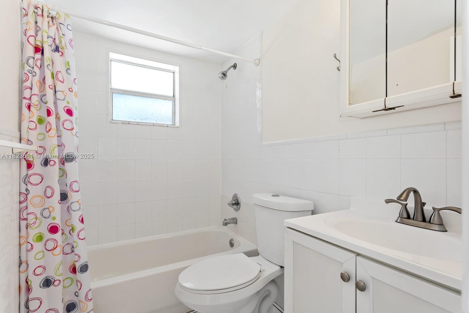 1800 SW 25th St # 2102