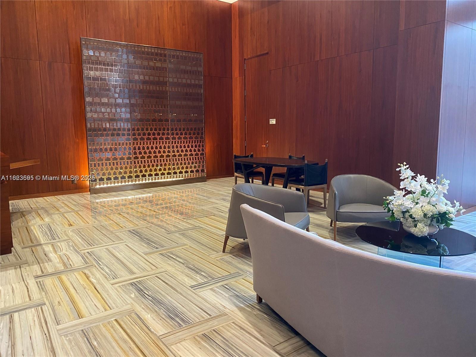 1300 Brickell Bay Dr # 910