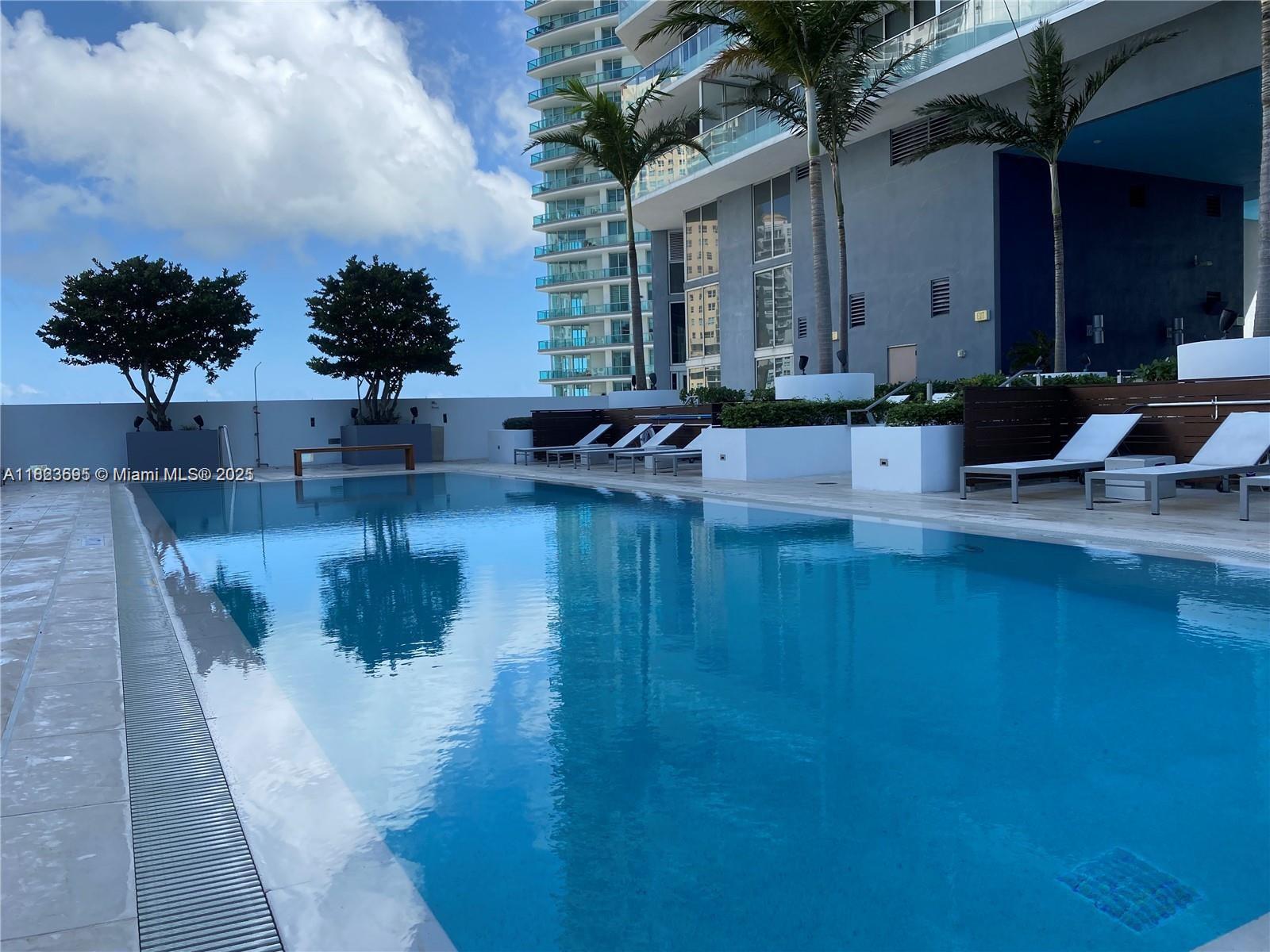 1300 Brickell Bay Dr # 910
