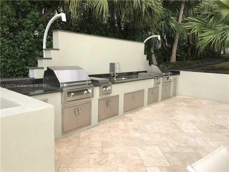 1581 Brickell Ave # 2307