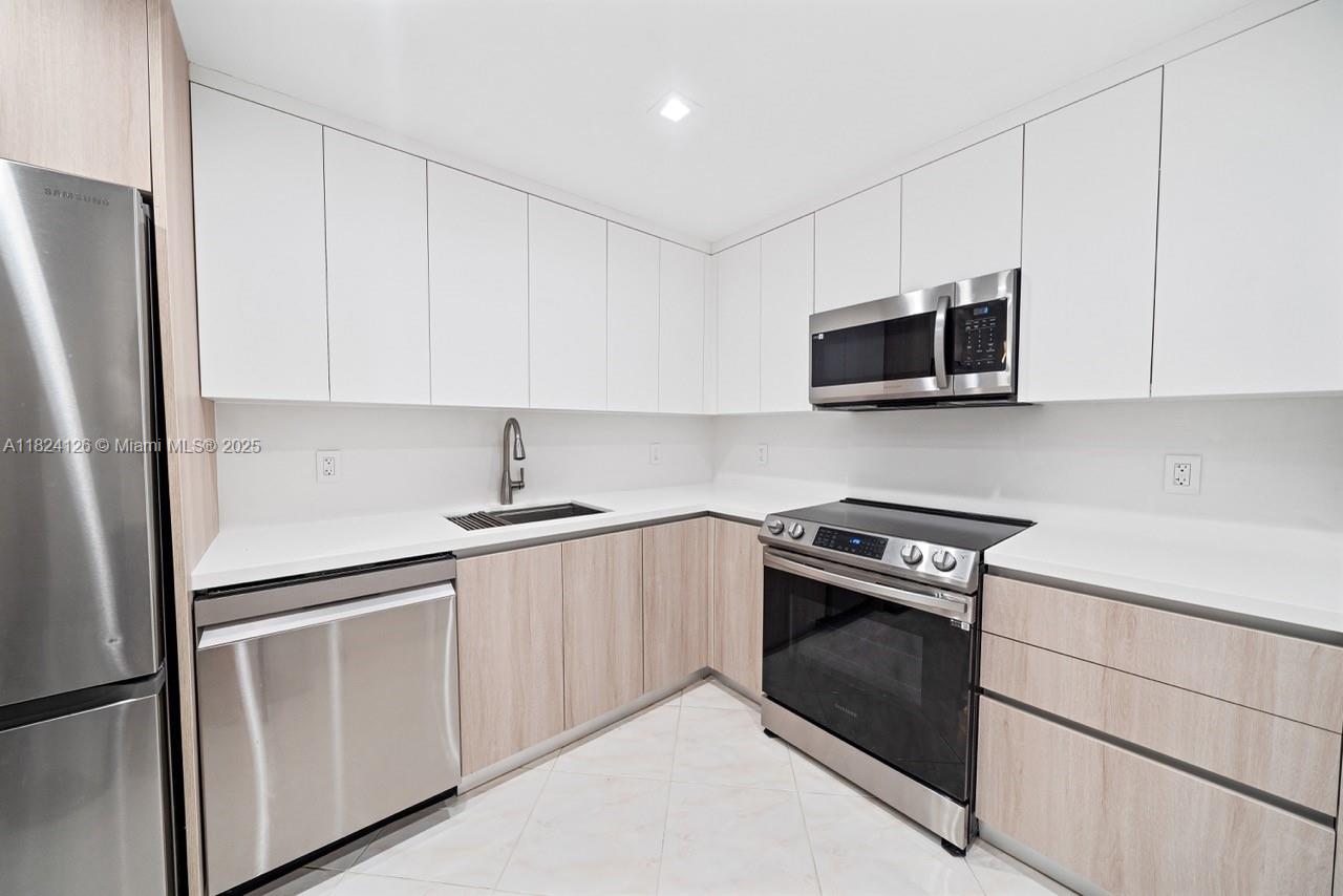 400 Kings Point Dr # 1222