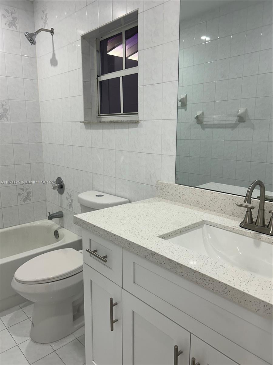 1107 NW 132nd Ct, Miami