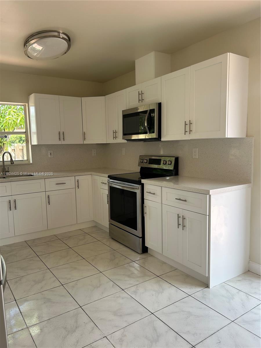 1107 NW 132nd Ct, Miami