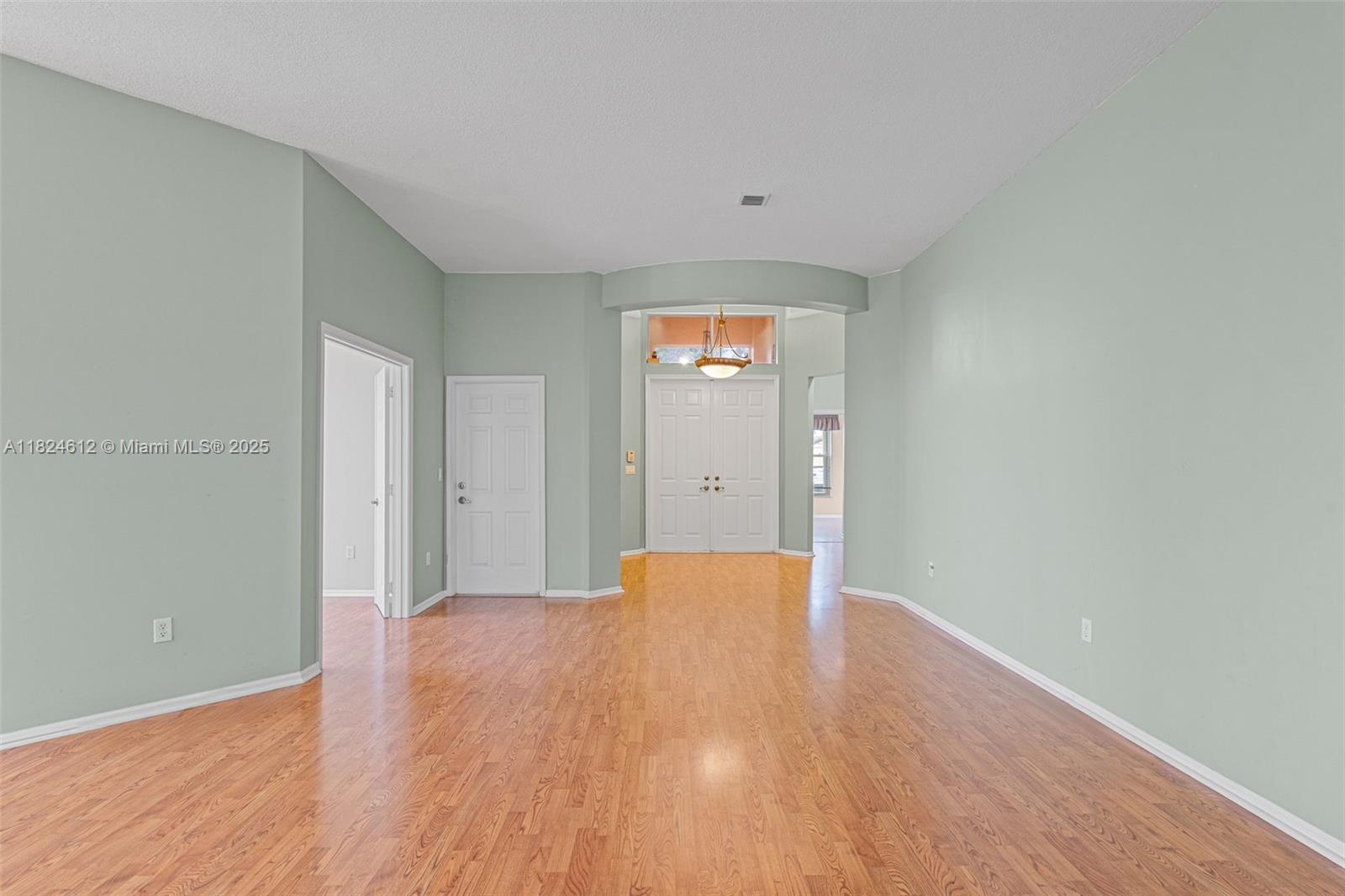 7348 Copperfield Cir