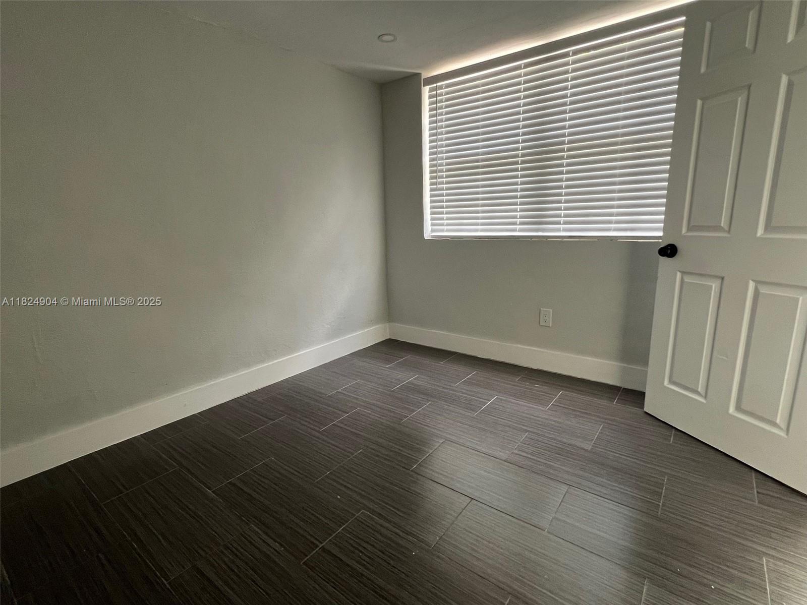 2260 SW 17th St Unit: Back