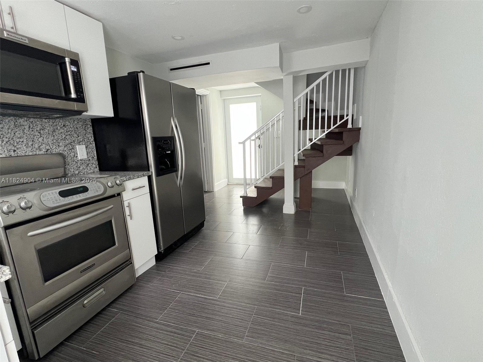 2260 SW 17th St Unit: Back