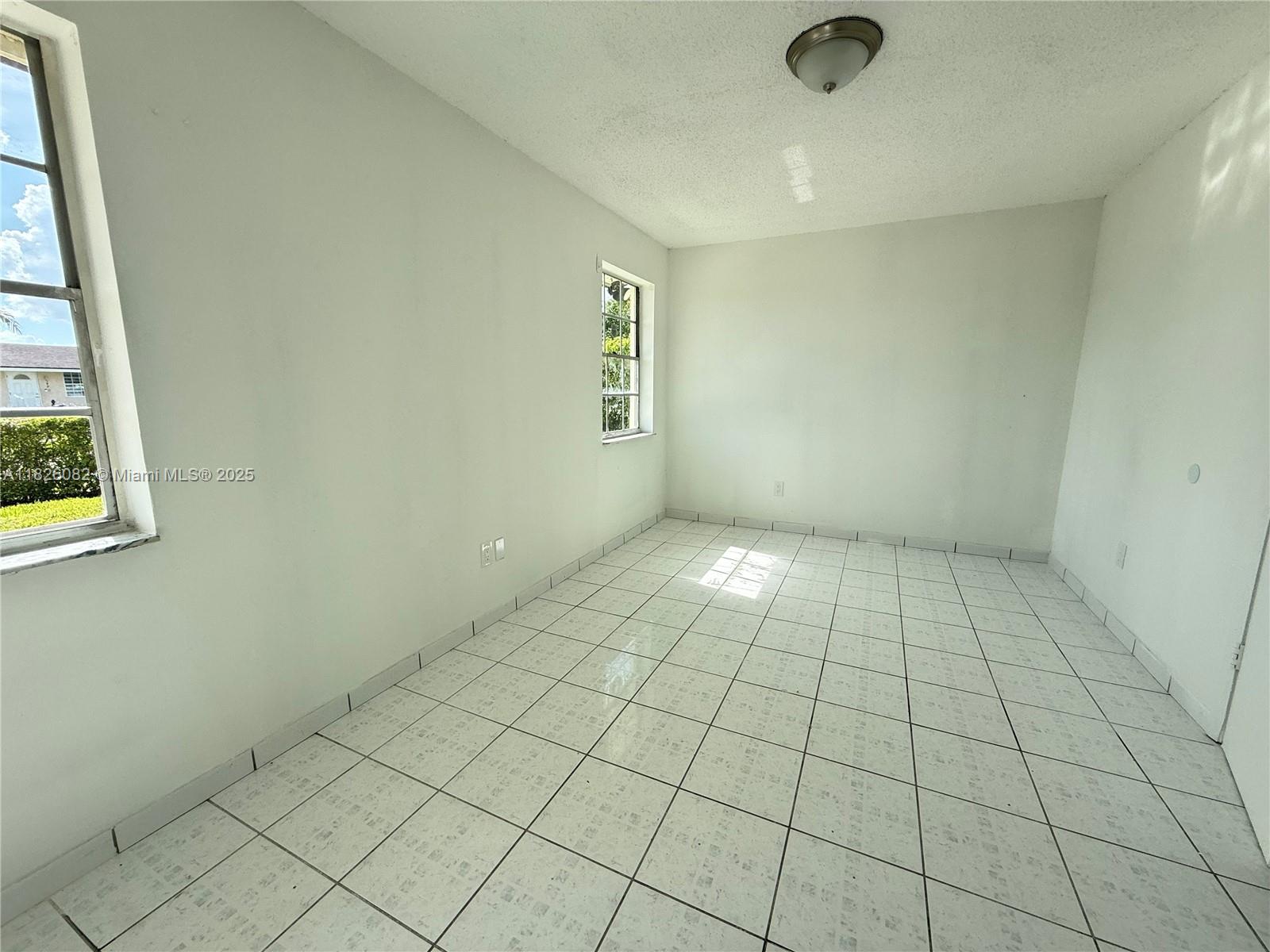 548 SW 17th Ave # 0