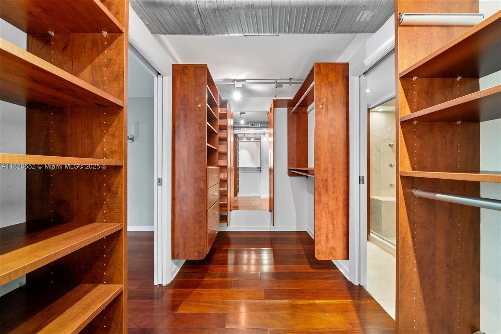 1901 Brickell Ave # B1713