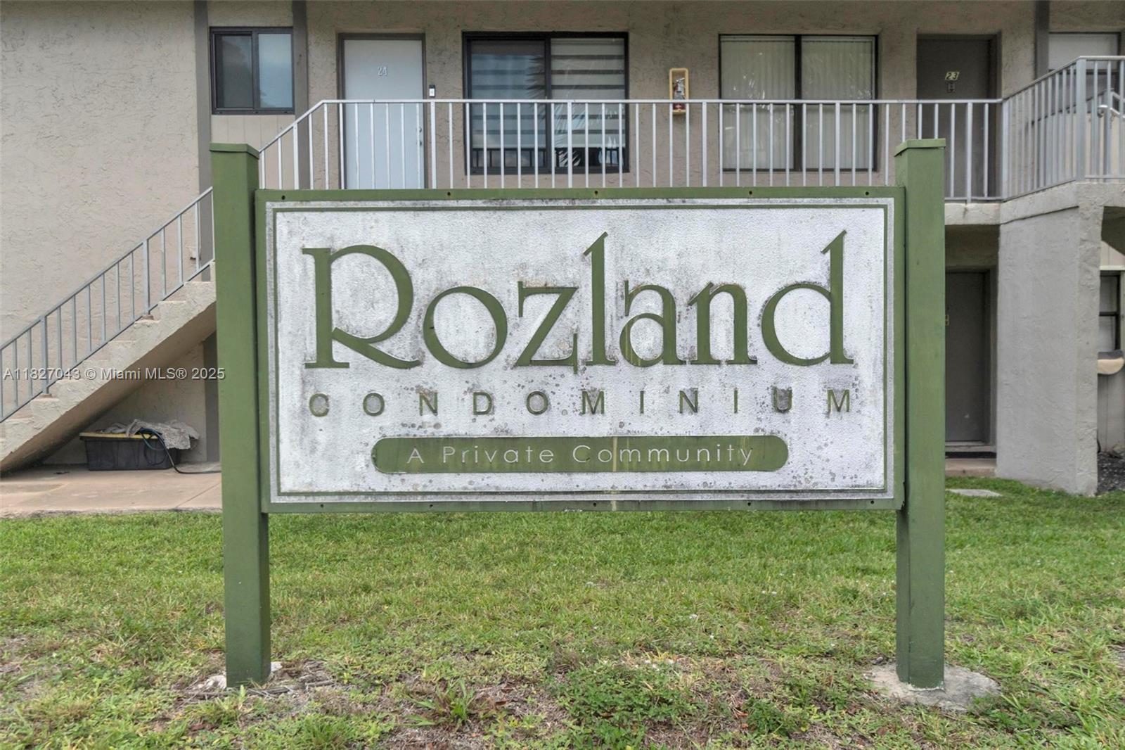 15348 SW 72nd St # 23 Unit: 23-23