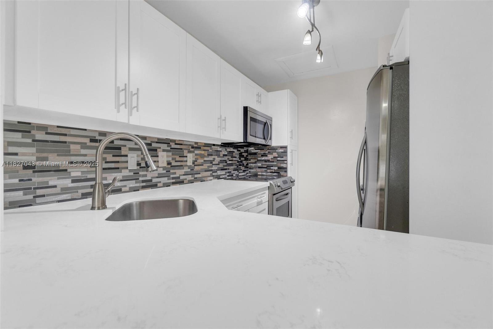 15348 SW 72nd St # 23 Unit: 23-23