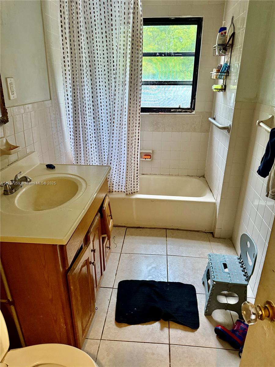 350 NE 127th St