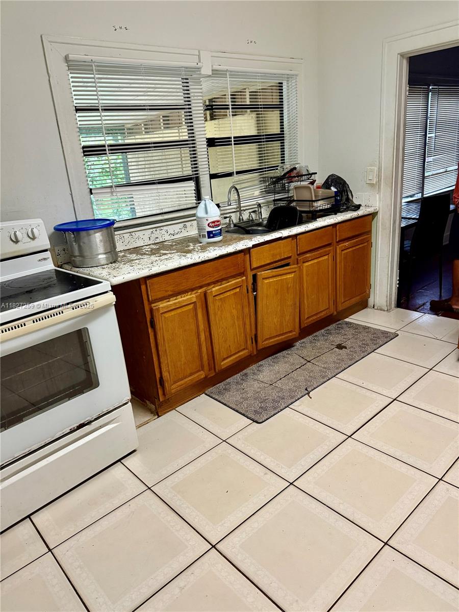350 NE 127th St