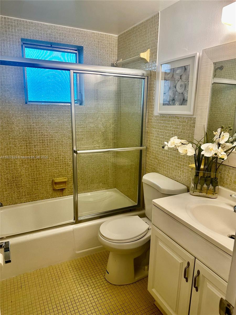 1720 Funston St # 203