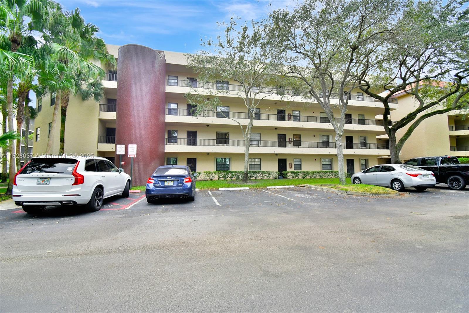 10501 W Broward Blvd # 304
