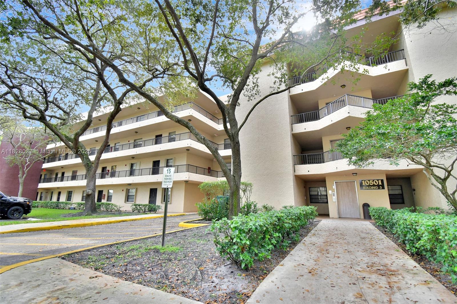 10501 W Broward Blvd # 304