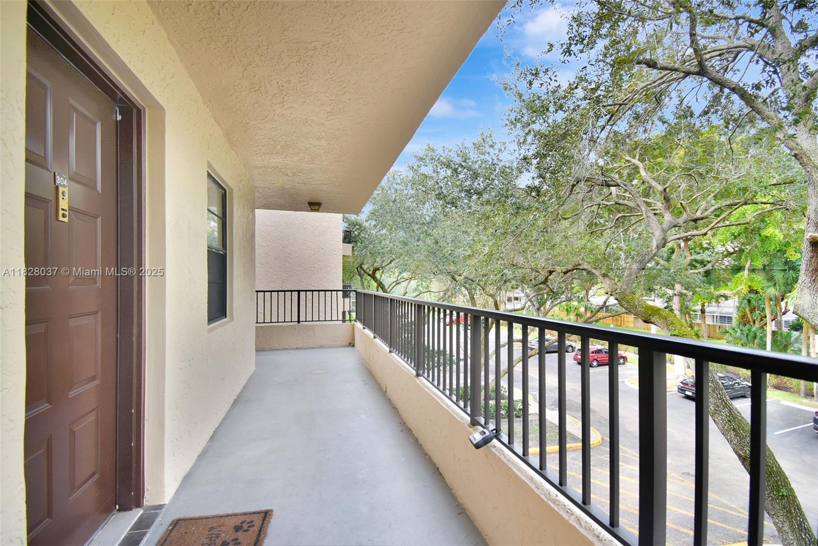 10501 W Broward Blvd # 304