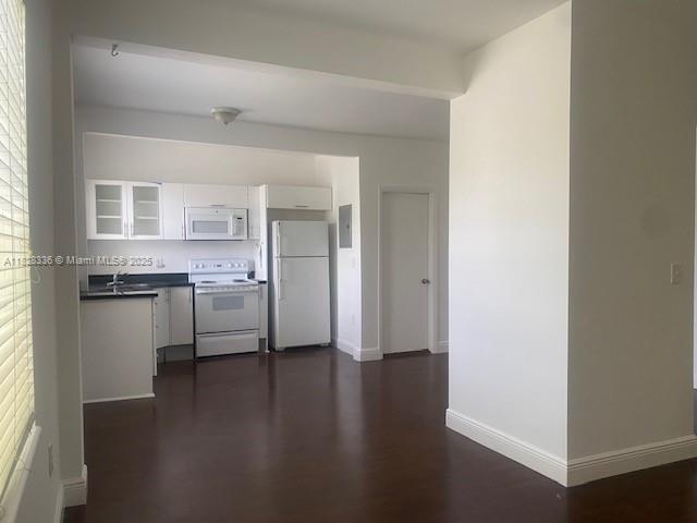 577 NE 62nd St # 8