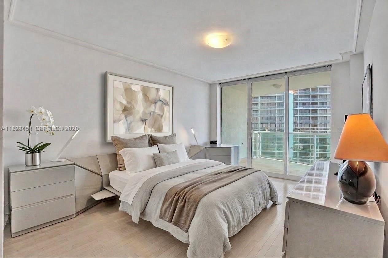 20201 E Country Club Dr # 901