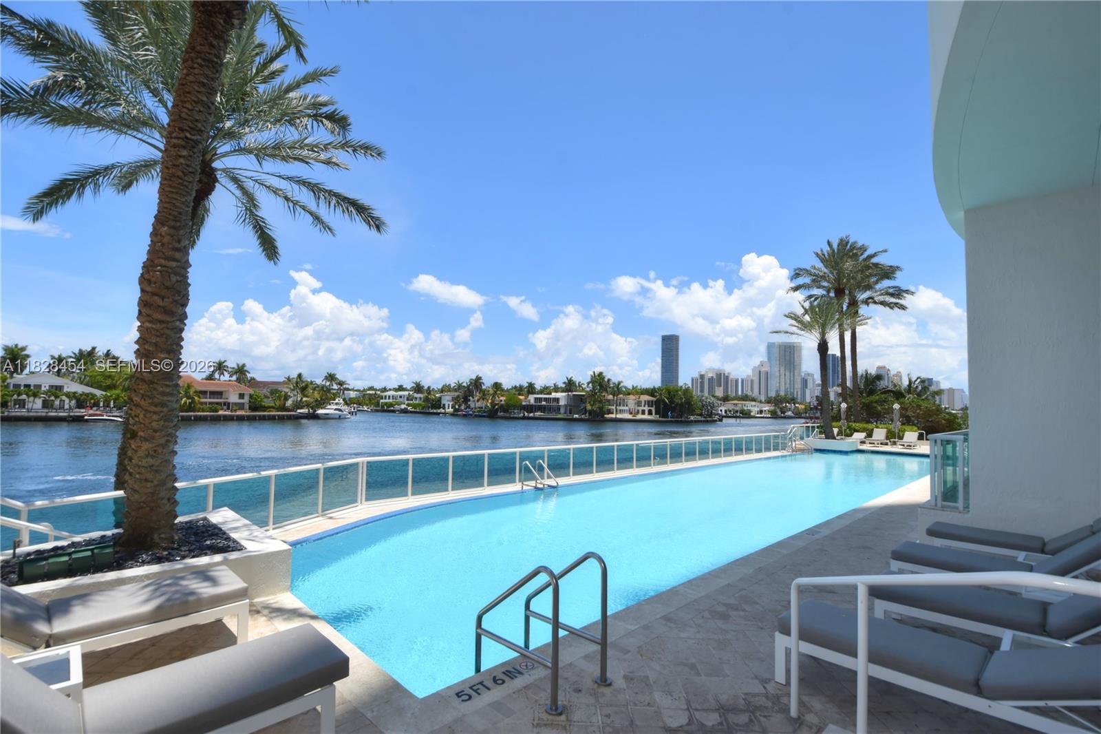 20201 E Country Club Dr # 901