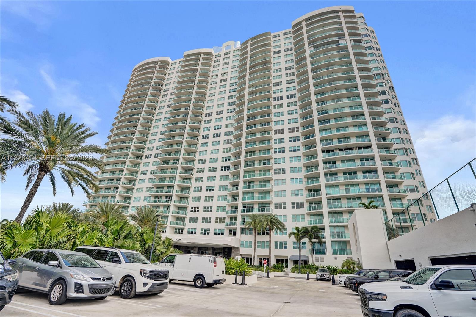 20201 E Country Club Dr # 901