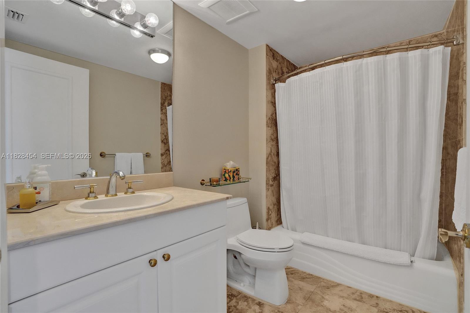 20201 E Country Club Dr # 901