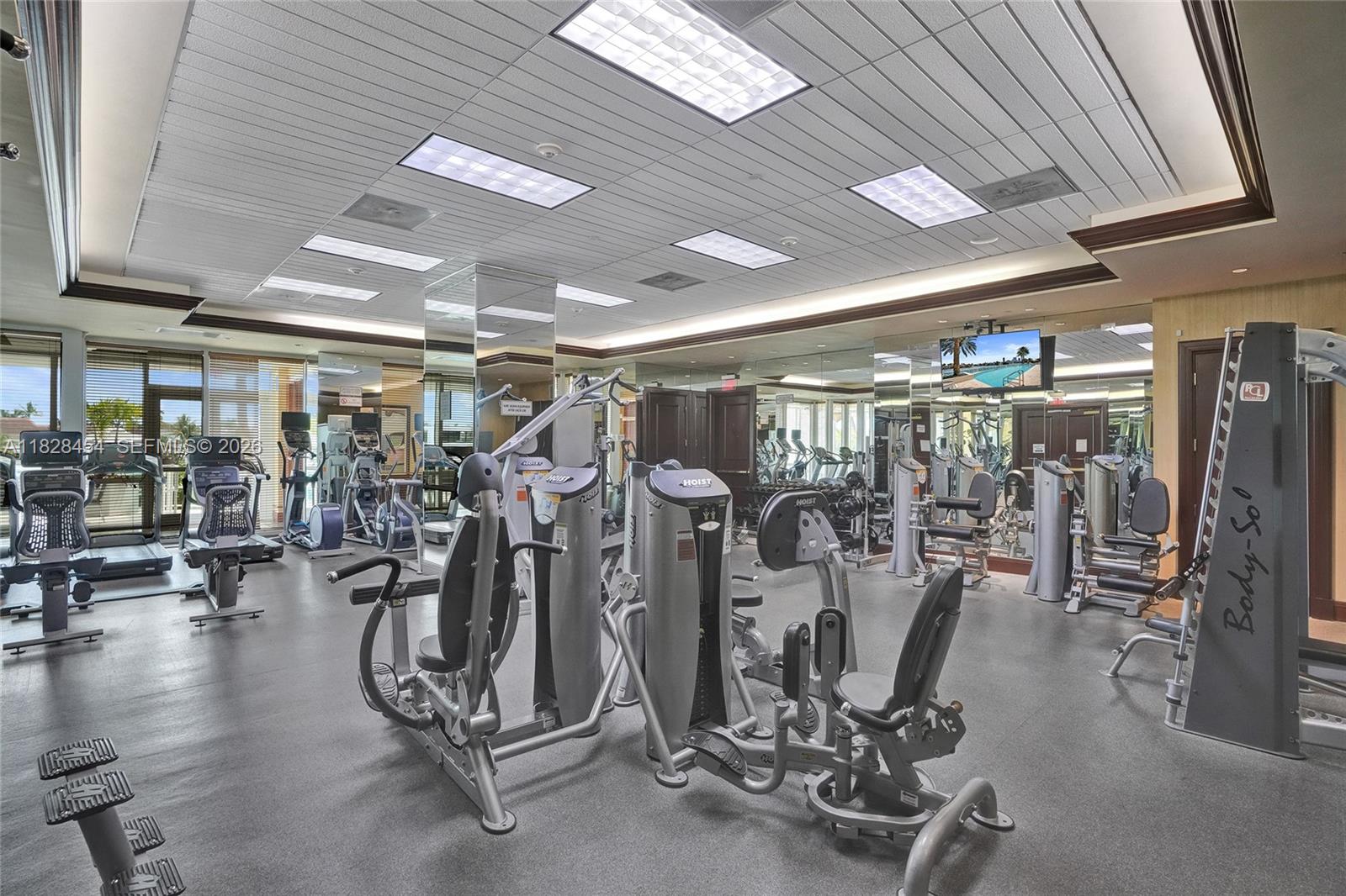 20201 E Country Club Dr # 901