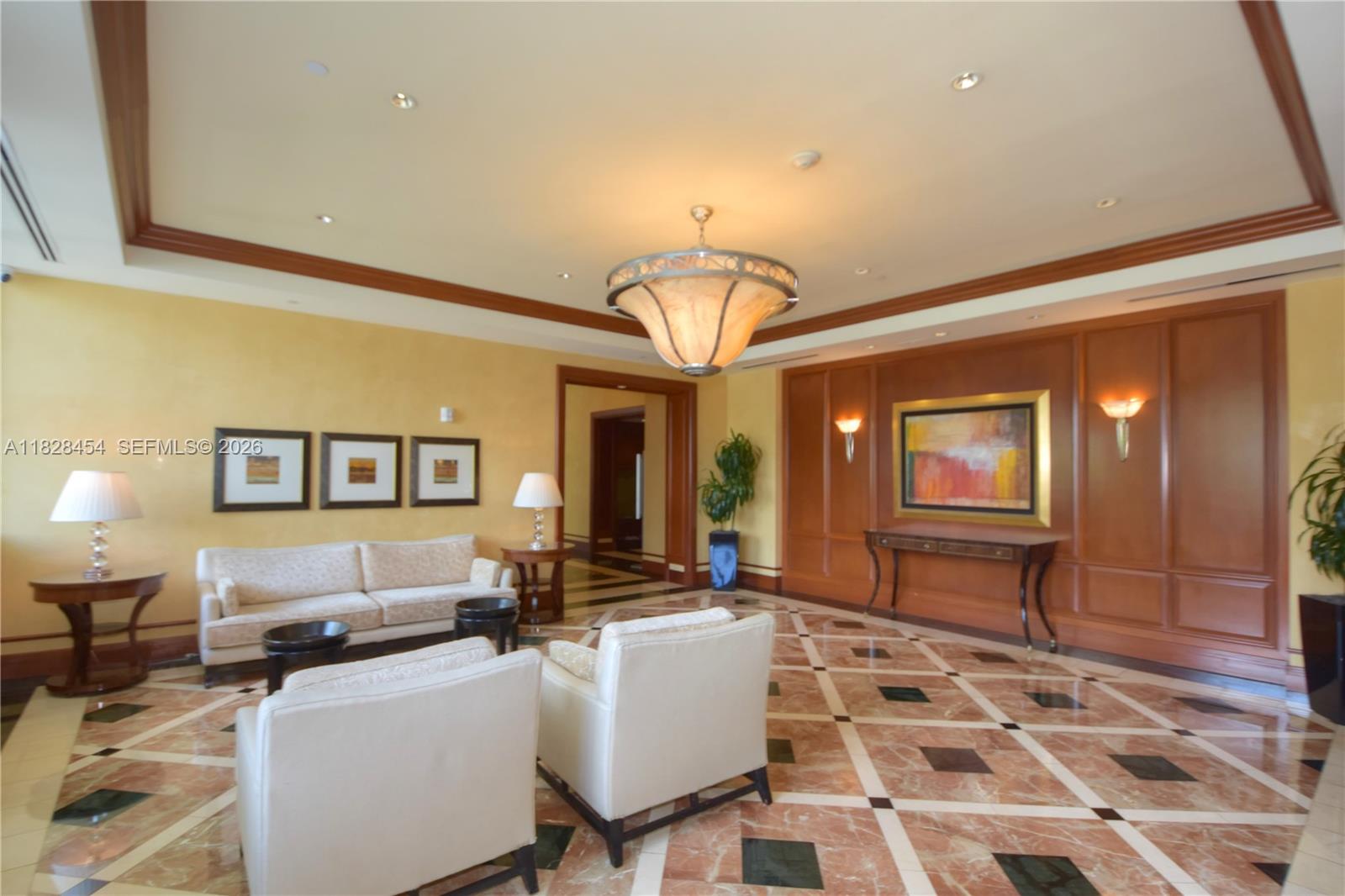 20201 E Country Club Dr # 901