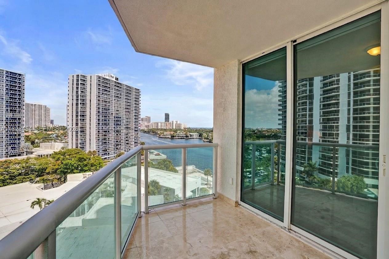 20201 E Country Club Dr # 901