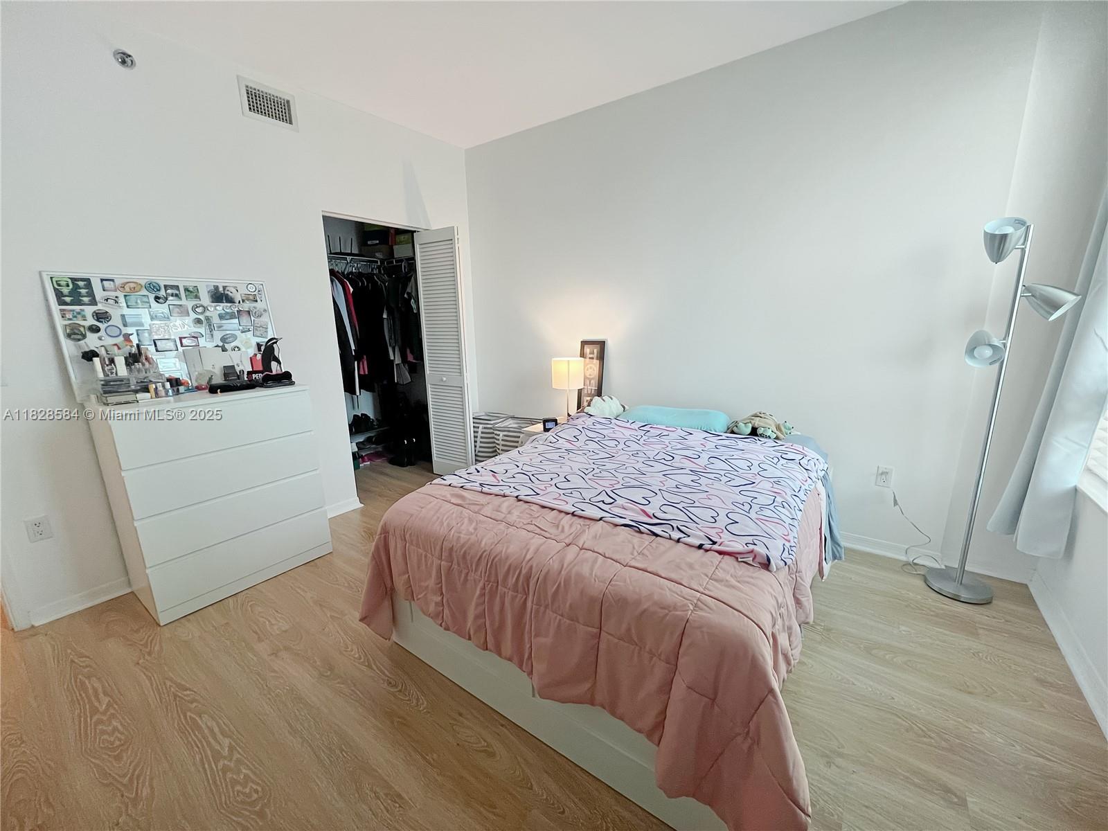 950 Brickell Bay Dr # 1608