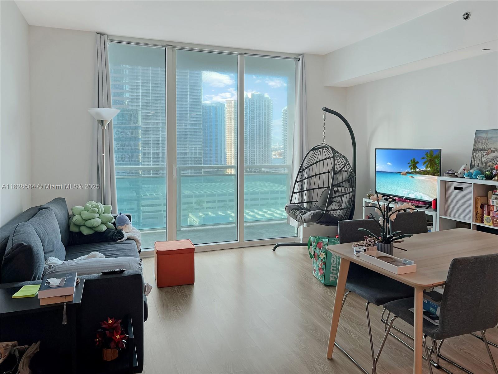 950 Brickell Bay Dr # 1608