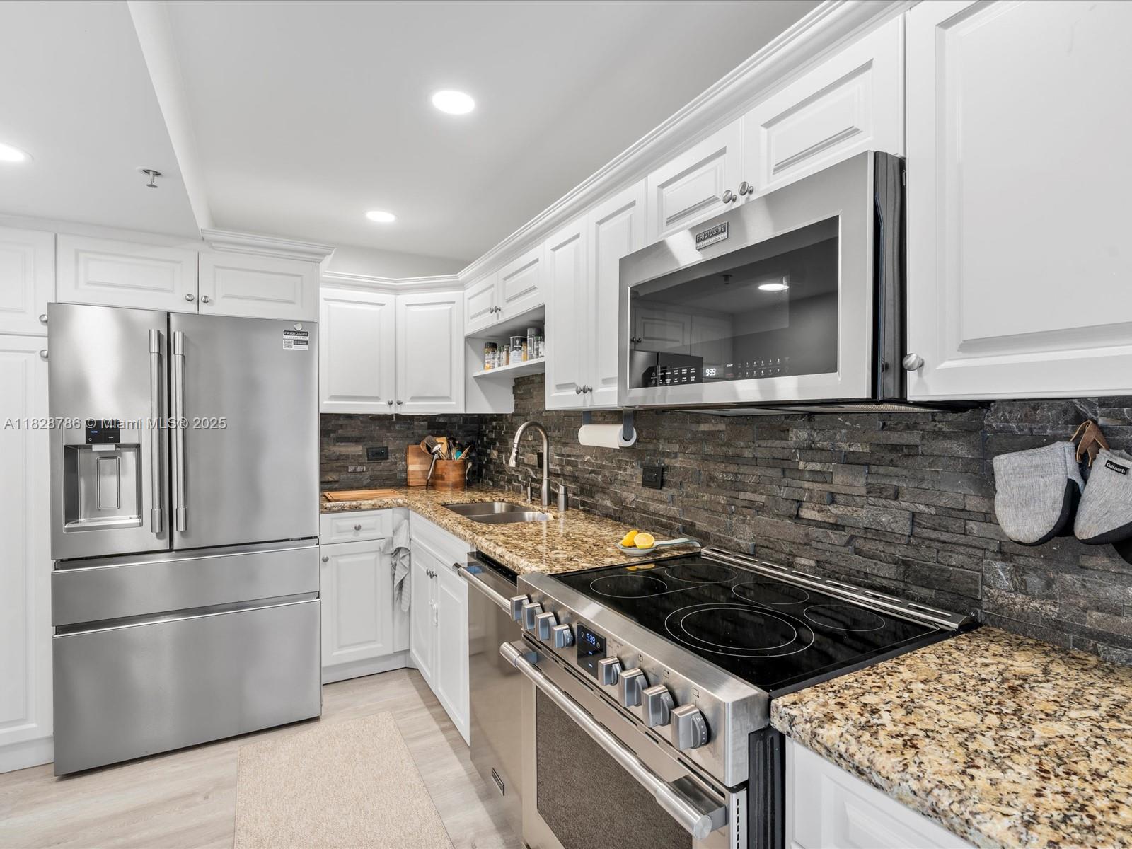 20505 E Country Club Dr Unit: PH36