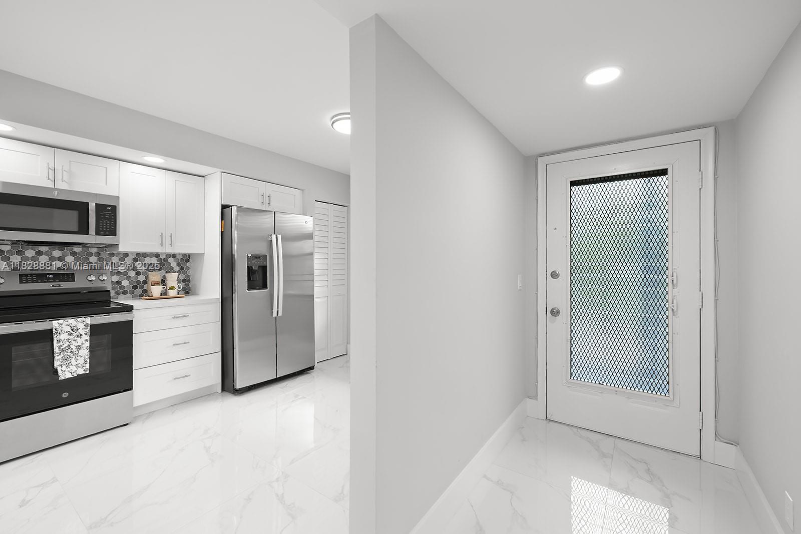 12500 SW 6th St # 206N