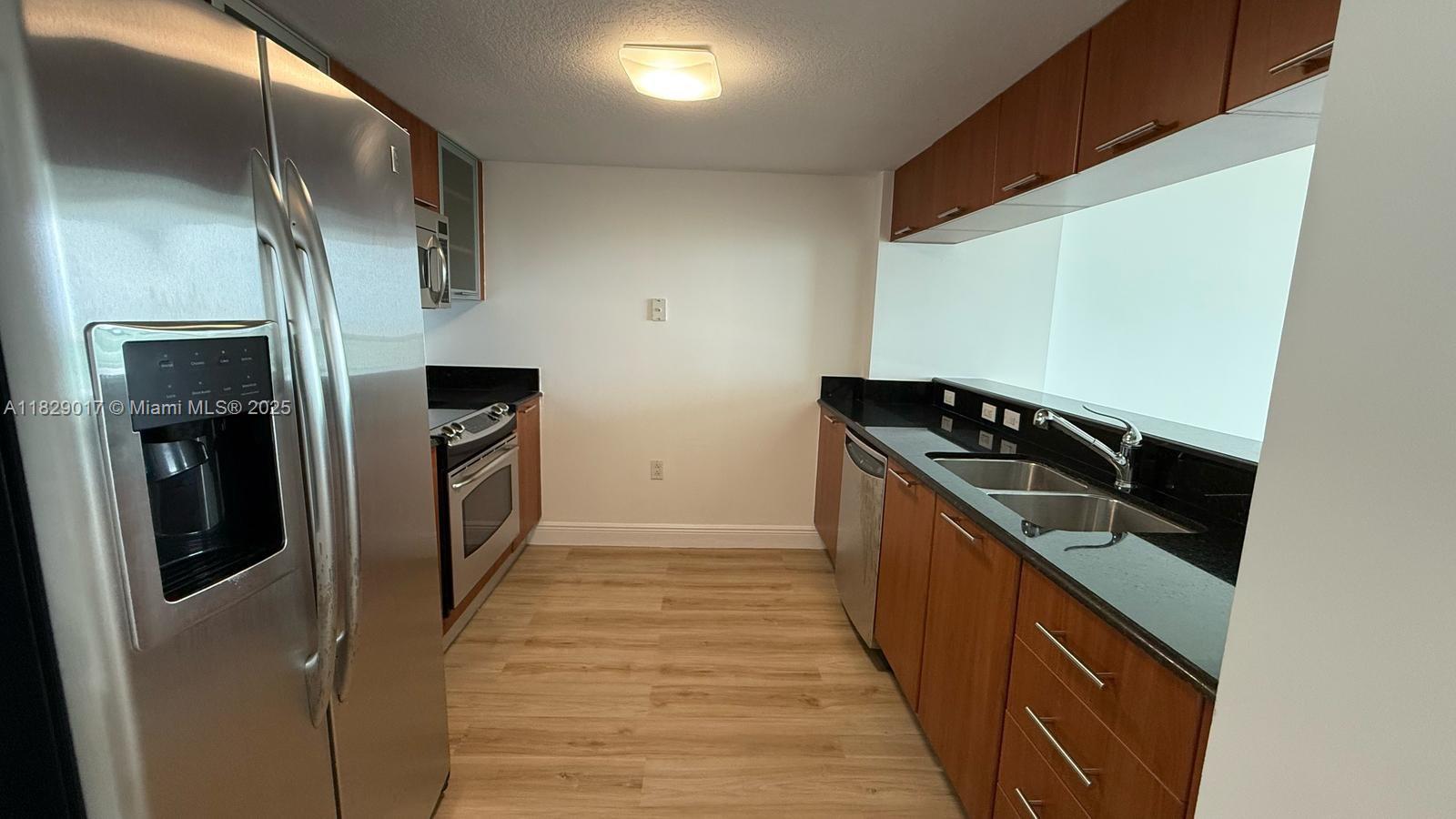 1800 N Bayshore Dr # 3106