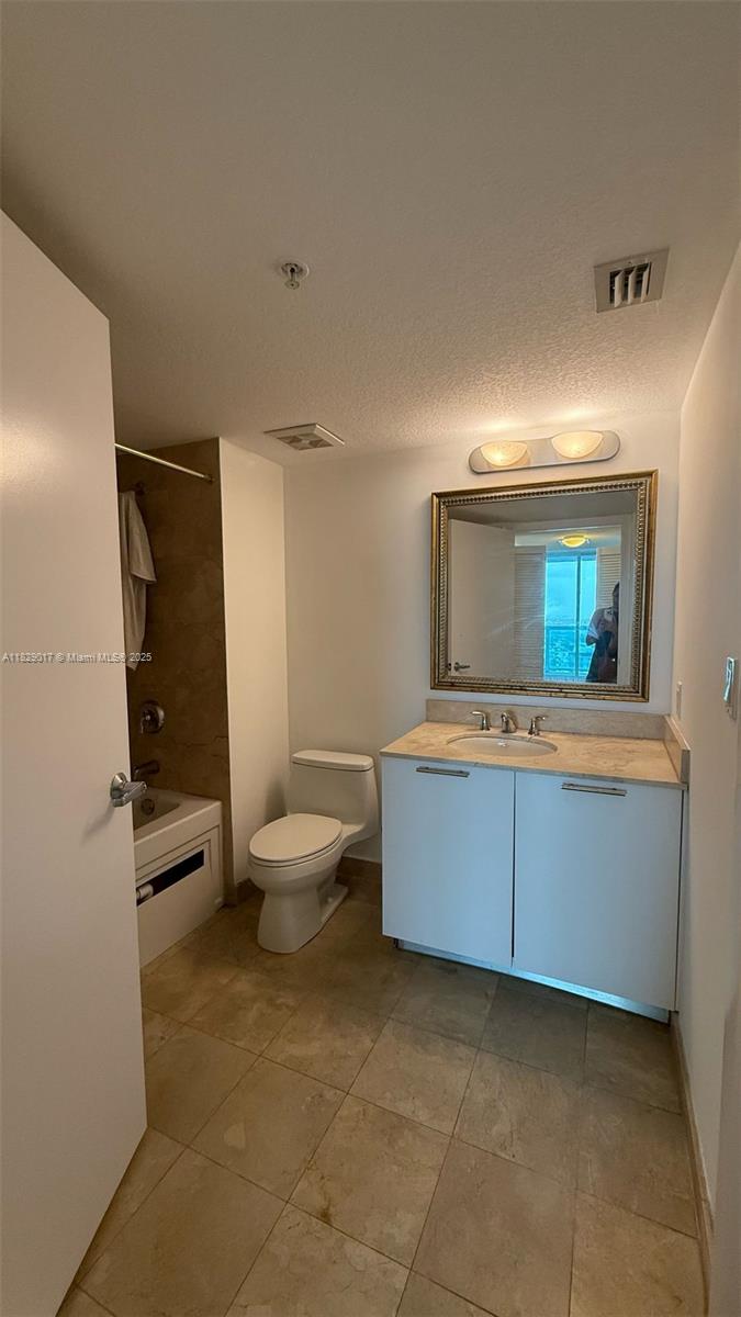 1800 N Bayshore Dr # 3106