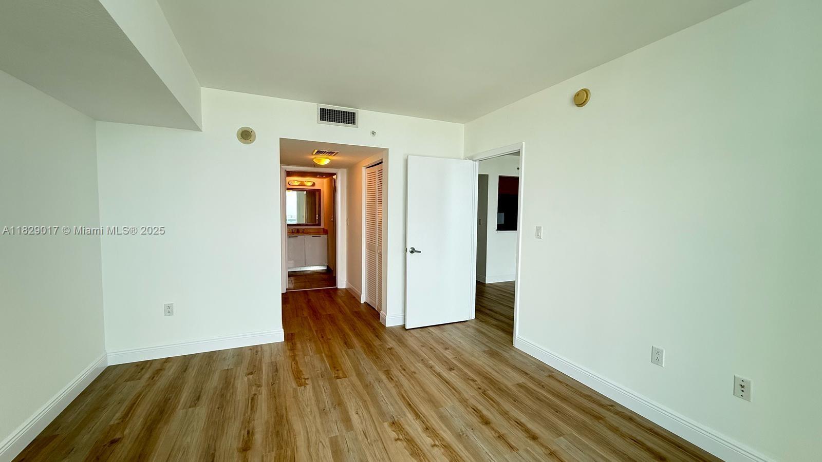 1800 N Bayshore Dr # 3106