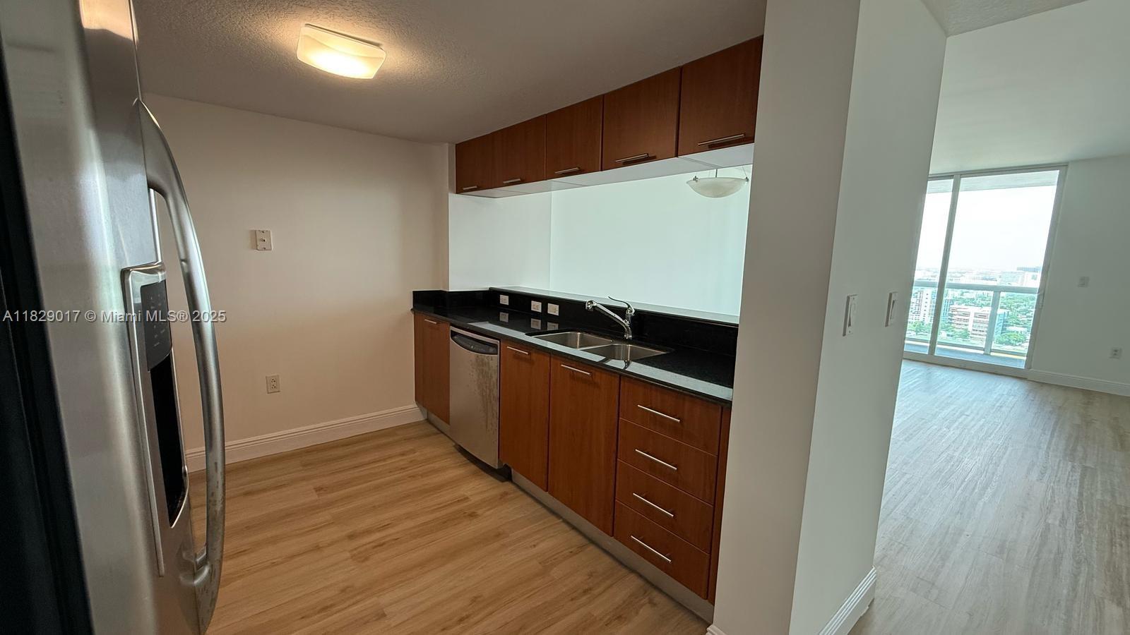 1800 N Bayshore Dr # 3106