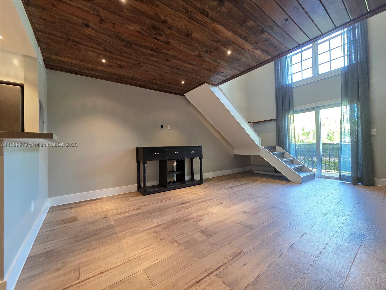 8650 SW 109th Ave # 204 Unit: 3-204