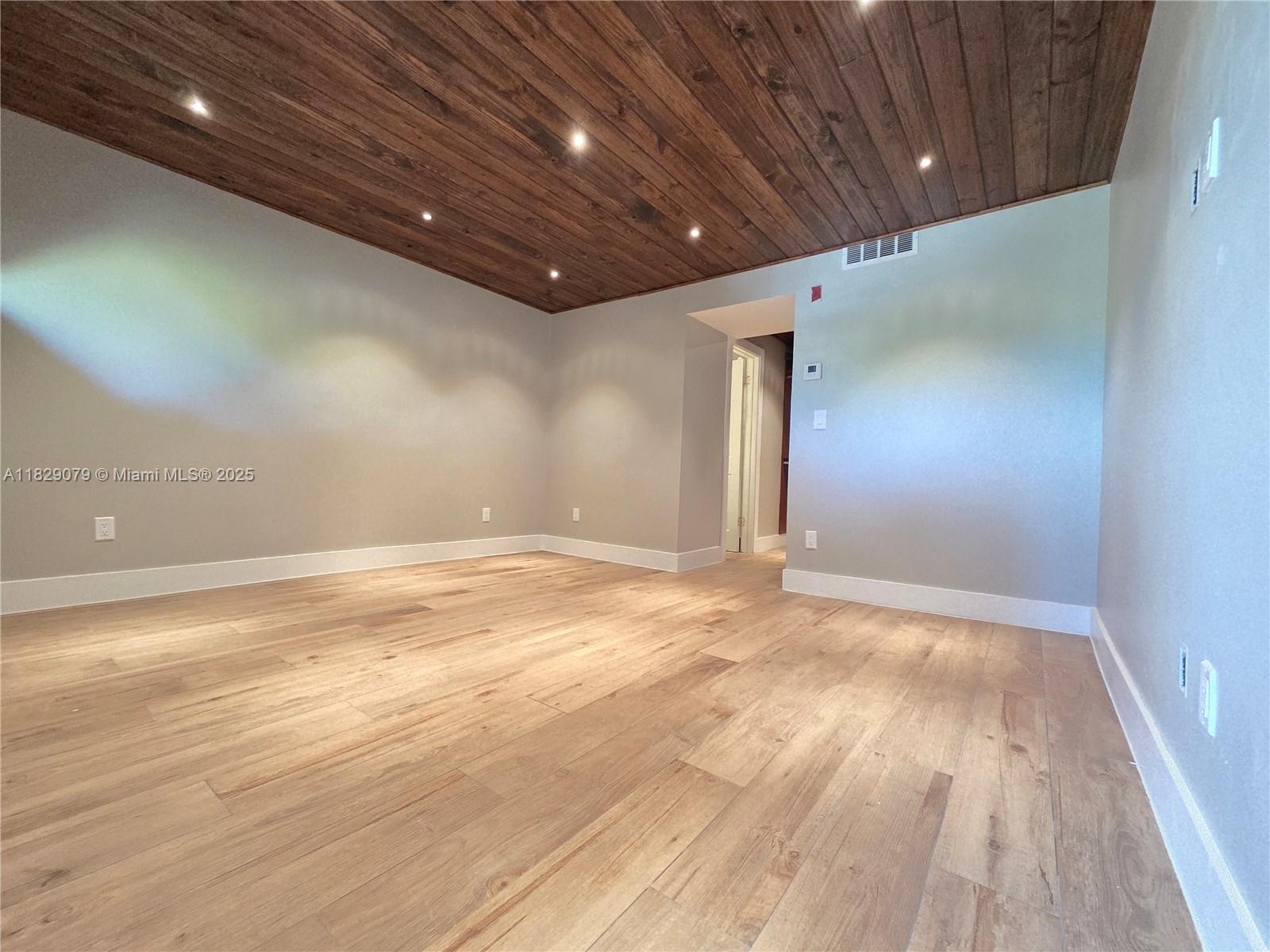 8650 SW 109th Ave # 204 Unit: 3-204