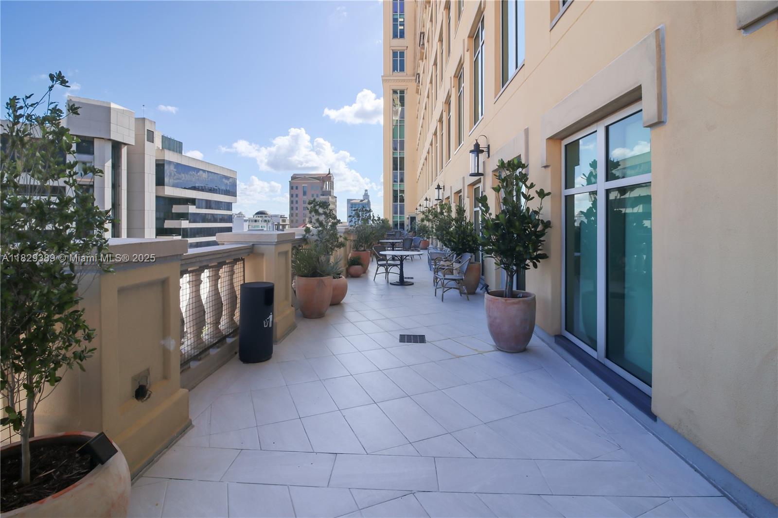 121 Alhambra Cir # 1000