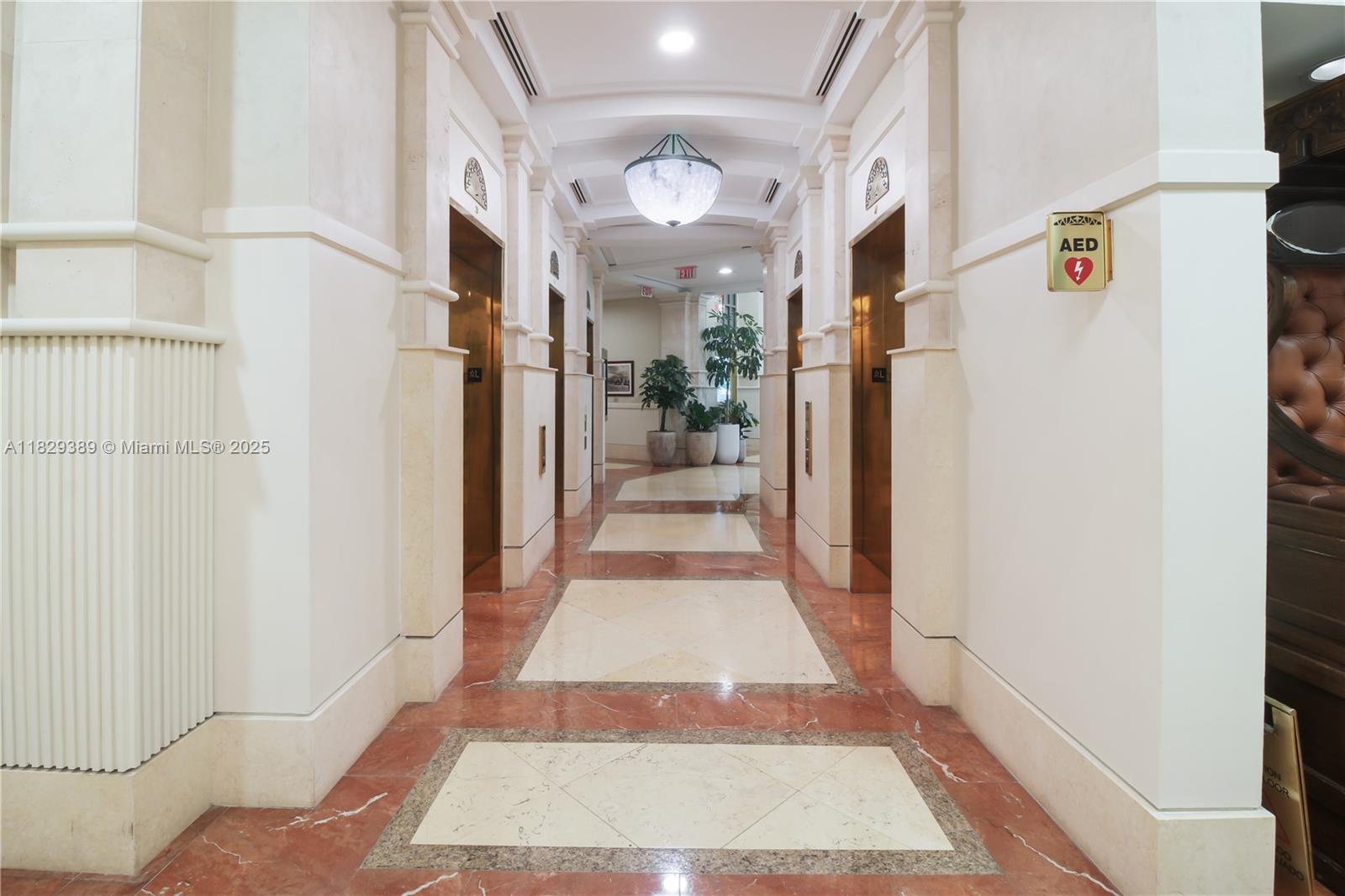 121 Alhambra Cir # 1000