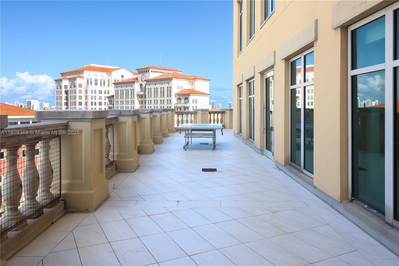 121 Alhambra Cir # 1000