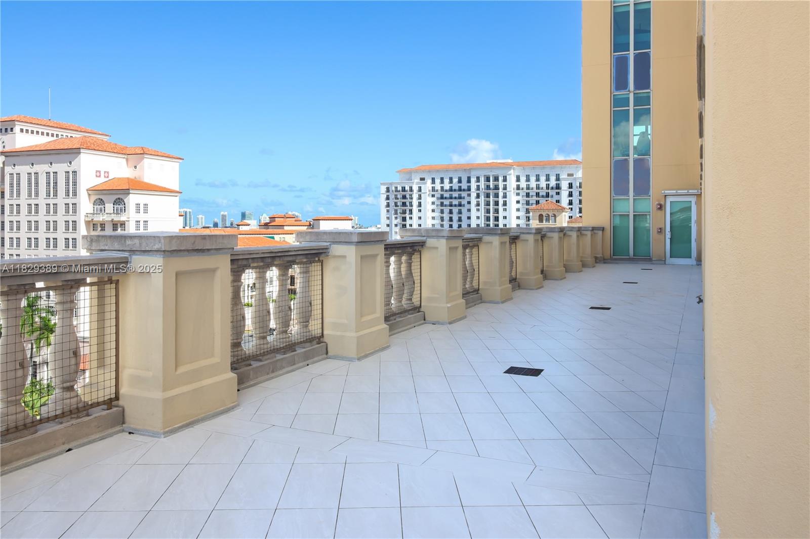 121 Alhambra Cir # 1000