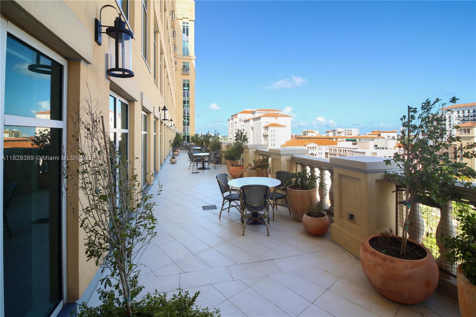 121 Alhambra Cir # 1000